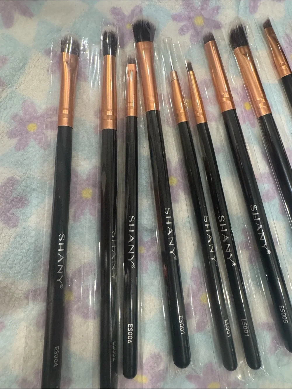 SHANY brand new makeup brushes Rose Gold 11 Piece Makeup Brush Set